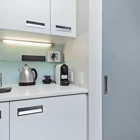 Stunning 1 Bedroom Studio Apartment Куийнстаун Екстериор снимка