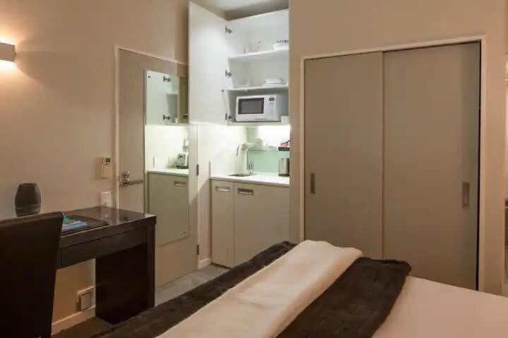 Stunning 1 Bedroom Studio Apartment Куийнстаун Екстериор снимка